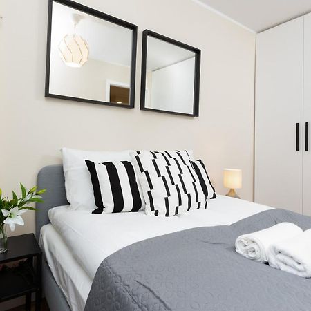 Apartments Warsaw Krolewska By Noclegi Renters Bagian luar foto